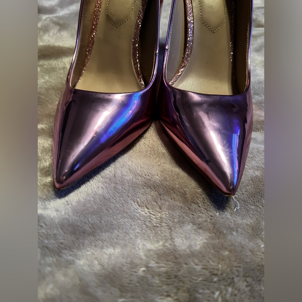 Aldo Pink Metallic Heels with Sleek Design - Picture 2 of 6